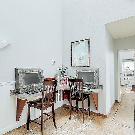 Ocean Front Comfy Condo W/Kitchen, Sleeps 4, Snowbird Paradise Миртл-Бич Экстерьер фото