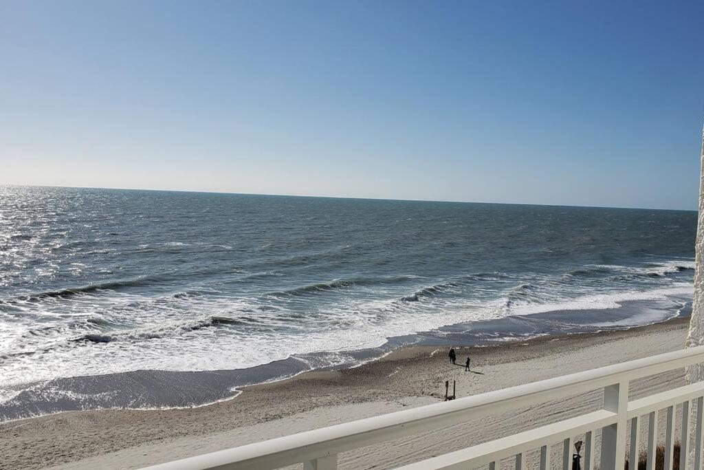 Ocean Front Comfy Condo W/Kitchen, Sleeps 4, Snowbird Paradise Миртл-Бич Экстерьер фото