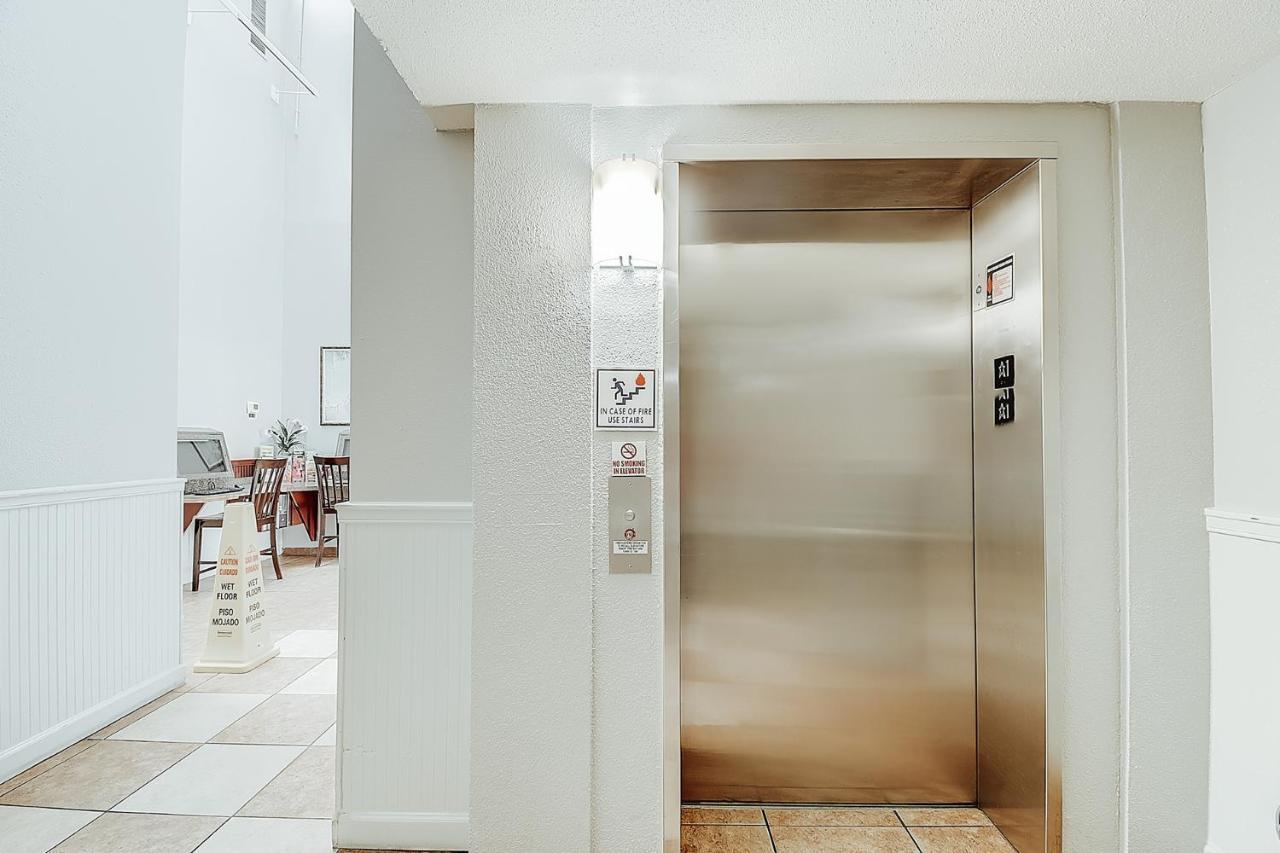 Ocean Front Comfy Condo W/Kitchen, Sleeps 4, Snowbird Paradise Миртл-Бич Экстерьер фото