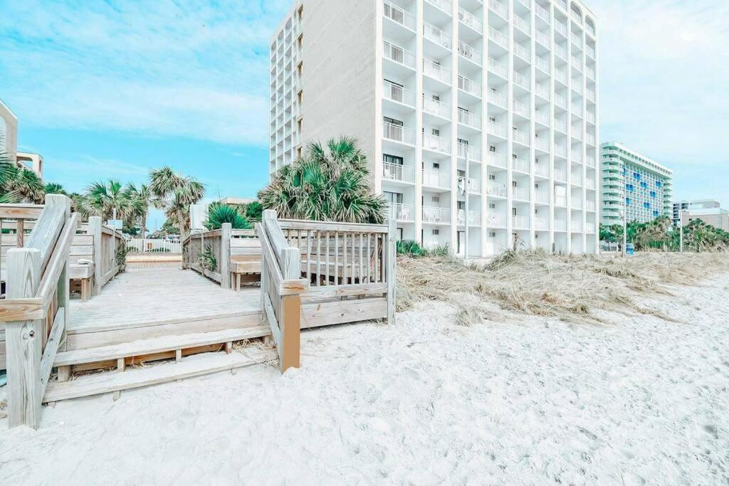 Ocean Front Comfy Condo W/Kitchen, Sleeps 4, Snowbird Paradise Миртл-Бич Экстерьер фото